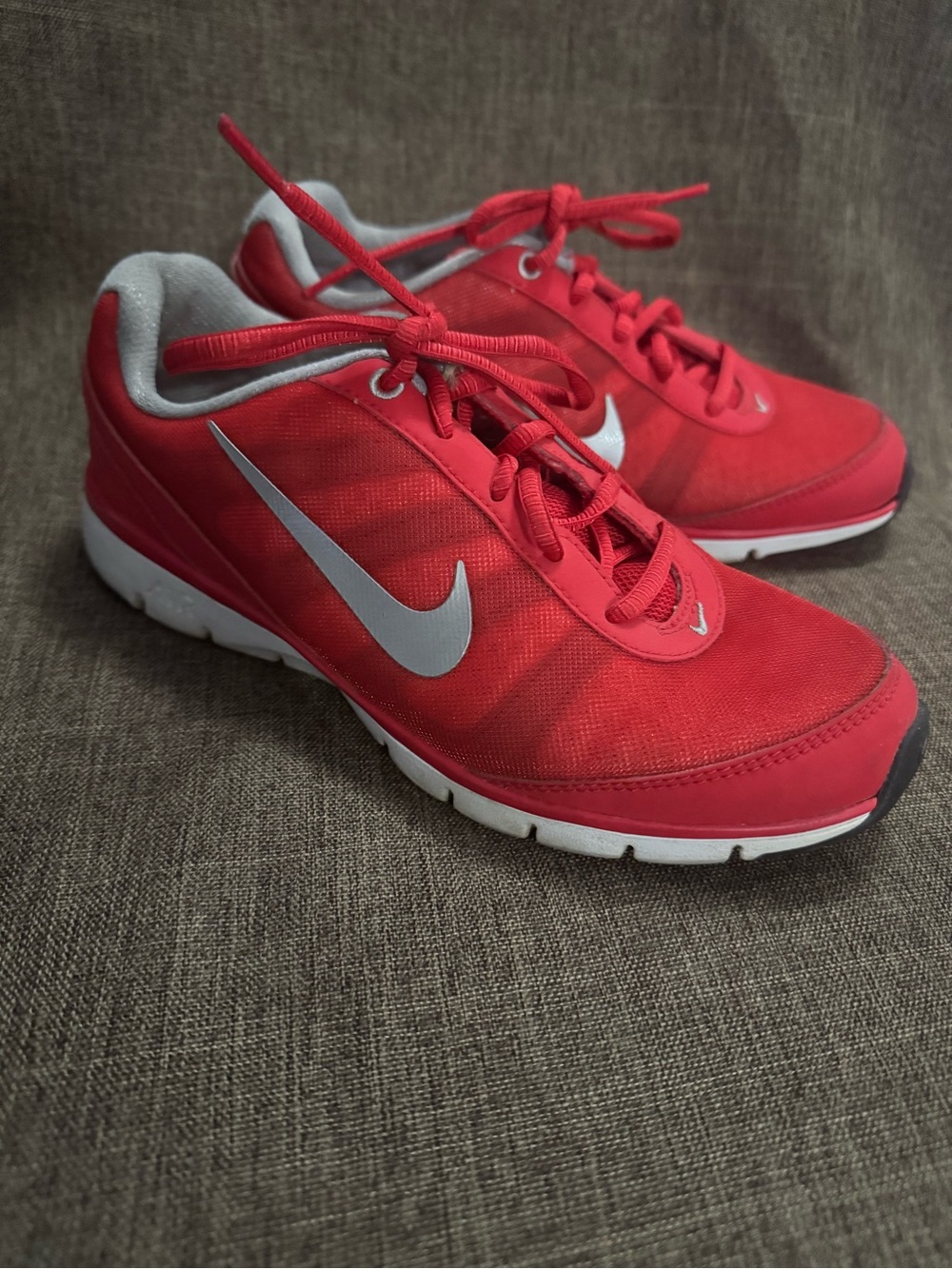 Nike Womens Total Core TR 488111-601 Red Running Shoes Sneakers Size 6.5